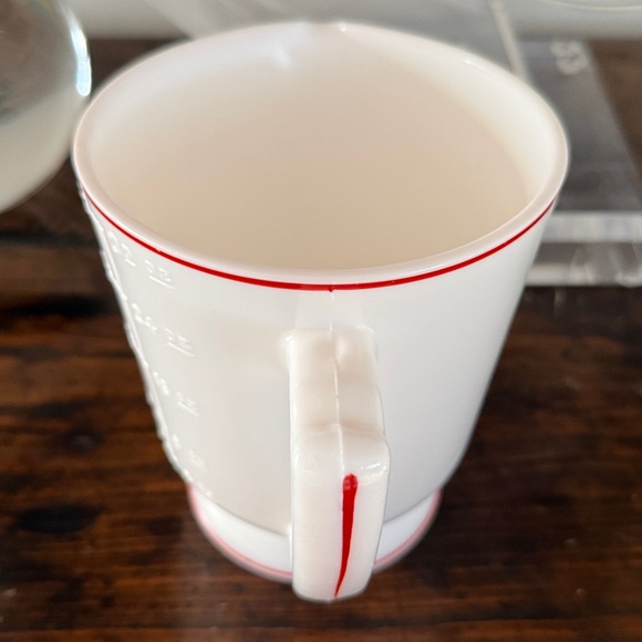 Vintage milk glass measuring cup - Picture 3 of 9